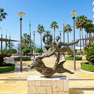 Olas House , Marbella España